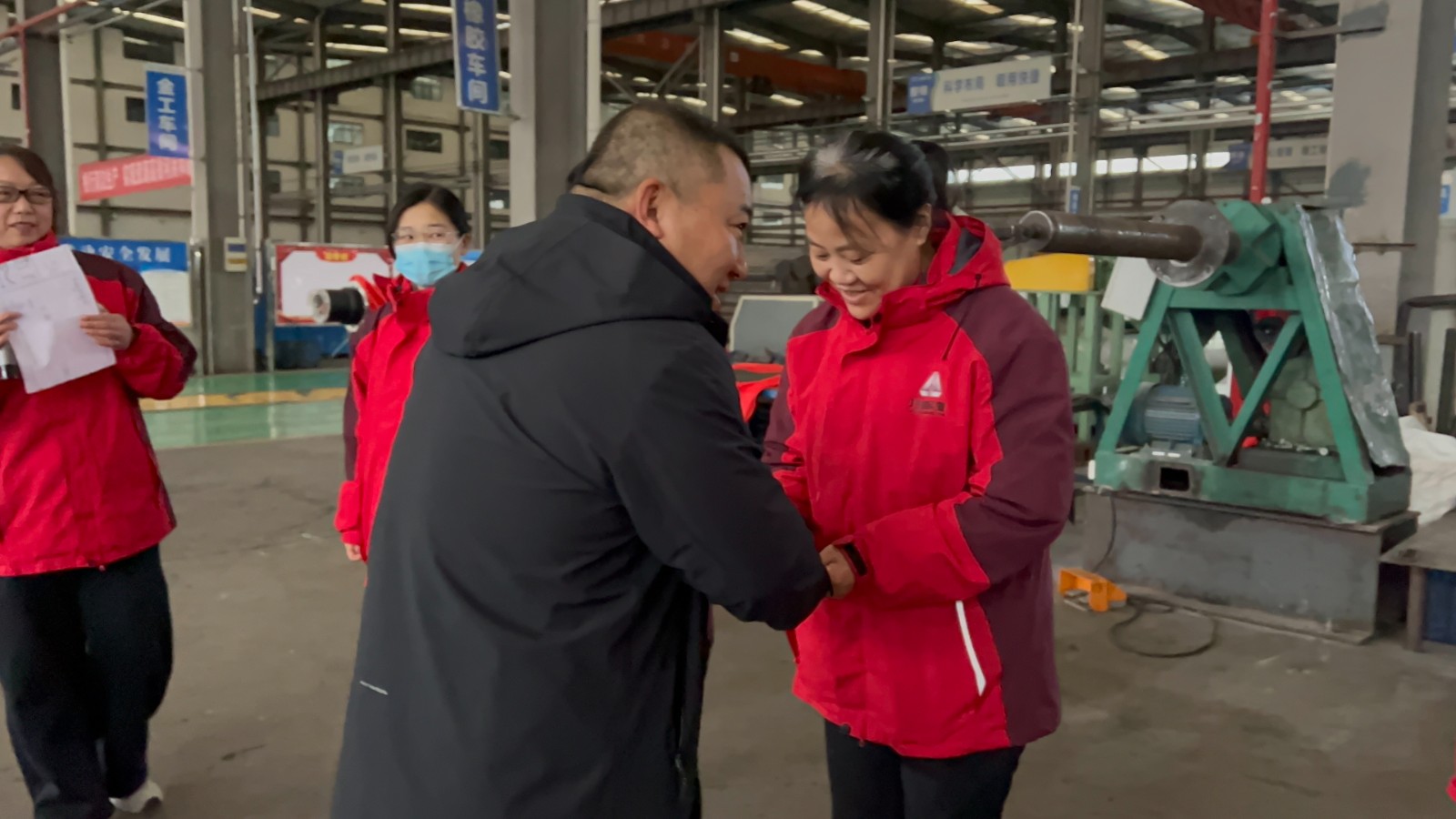 師徒攜手促成長(zhǎng)，獎(jiǎng)勵(lì)儀式暖人心